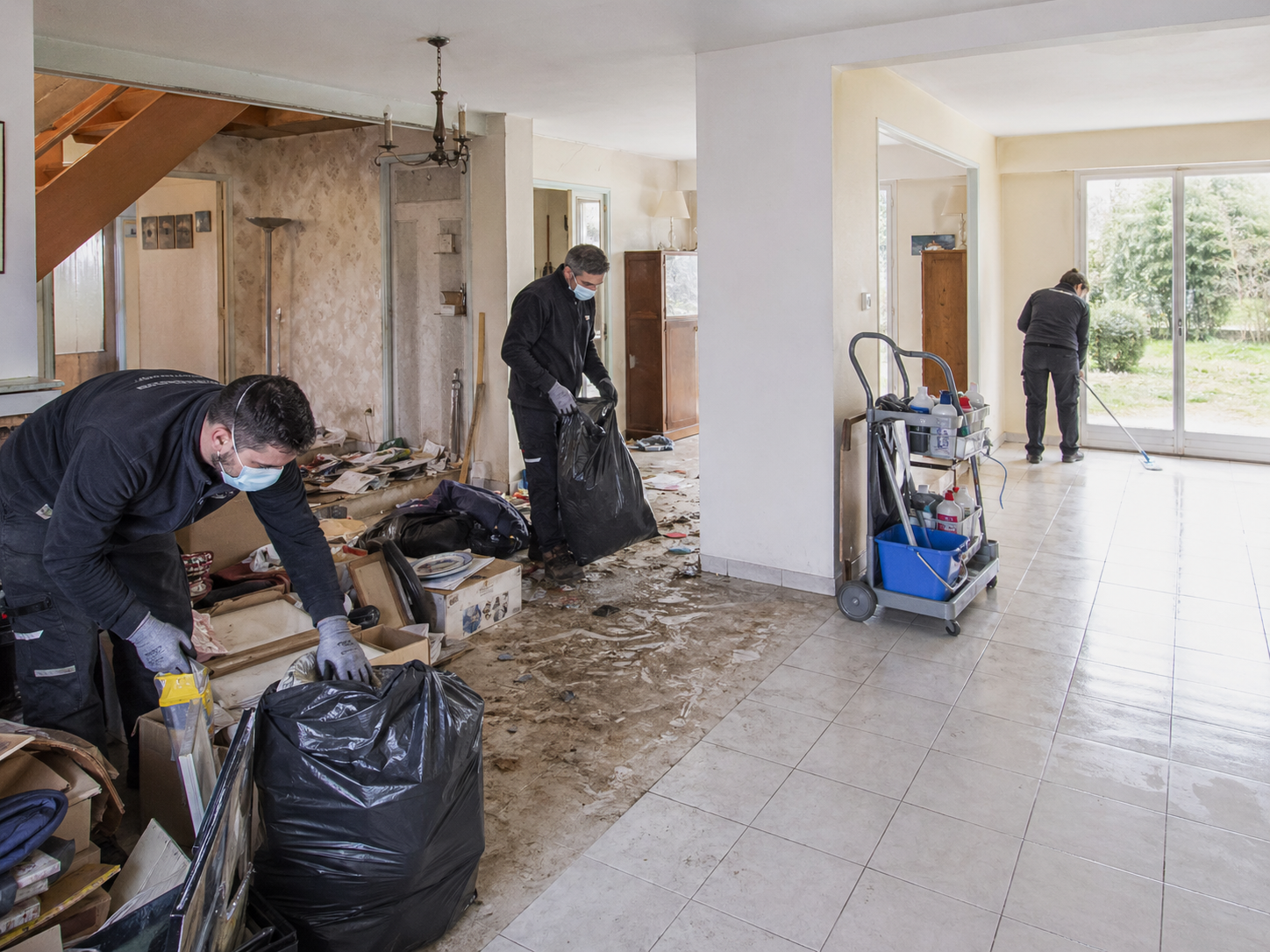 Remise en état d’un pavillon après un syndrome de Diogène ancien avec débarras, nettoyage et désinfection par des professionnels
